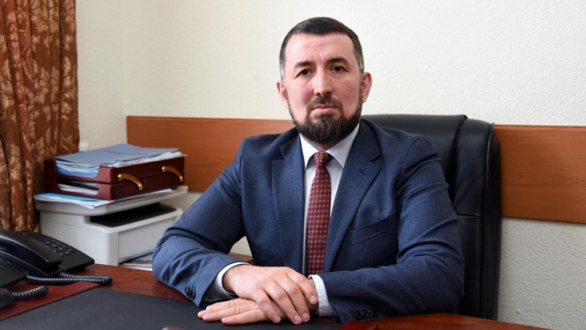 Шамиль Омаров поздравил жителей Дагестана с Последним звонком