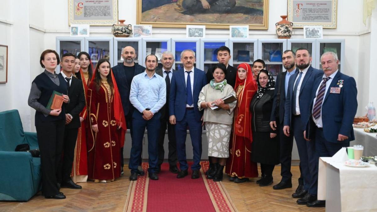 Делегация РД в Киргизии отметила 155-летие поэта Сулеймана Стальского